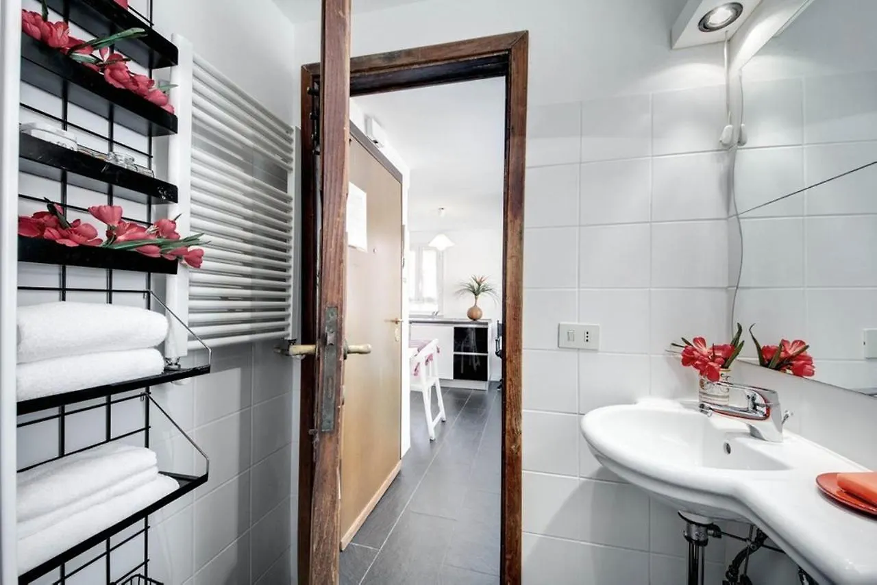 Rhome Apartments Leonina Rome
