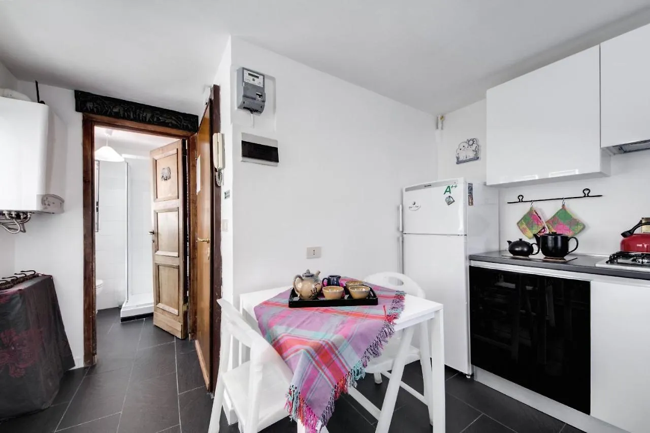 Rhome Apartments Leonina Rome